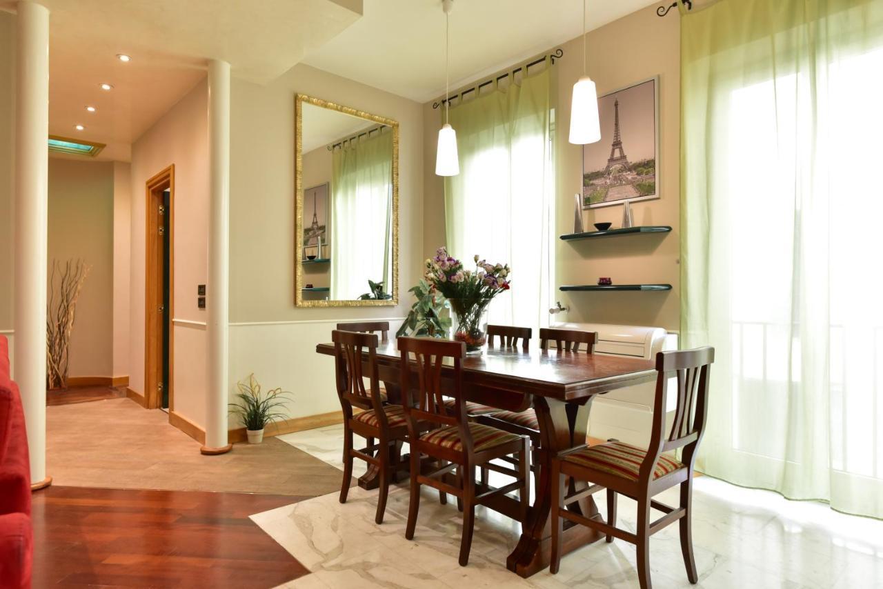 Elegant & Cozy Apartment In The Heart Of Roma Eksteriør bilde