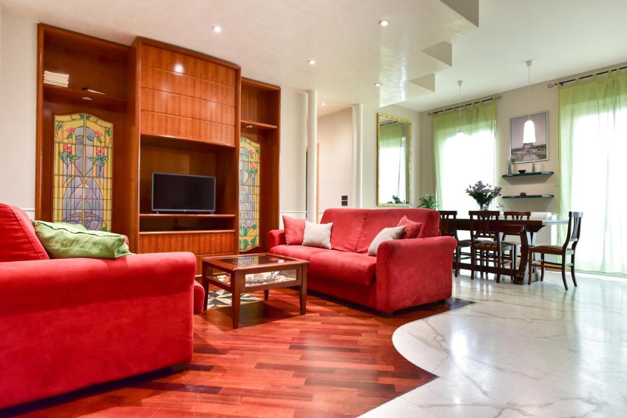 Elegant & Cozy Apartment In The Heart Of Roma Eksteriør bilde