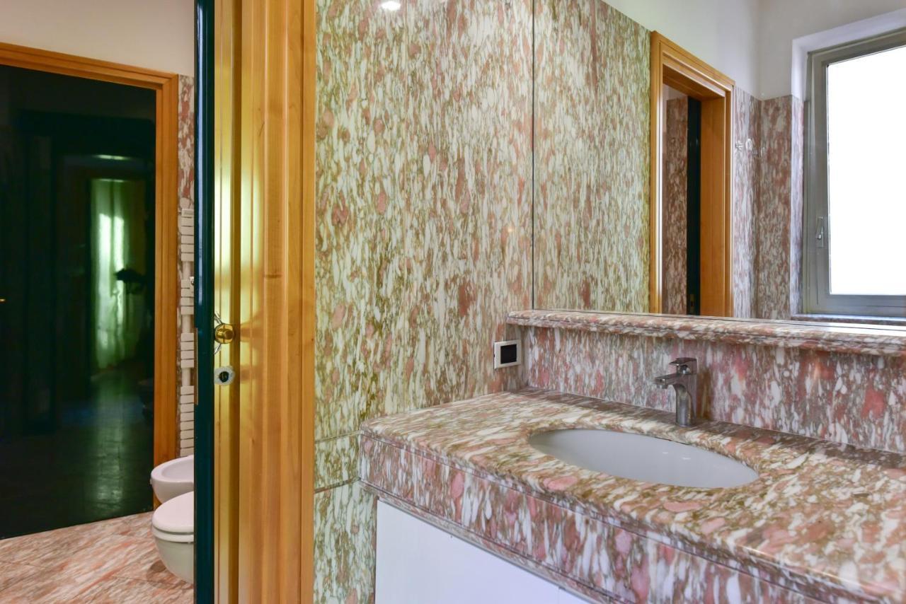Elegant & Cozy Apartment In The Heart Of Roma Eksteriør bilde